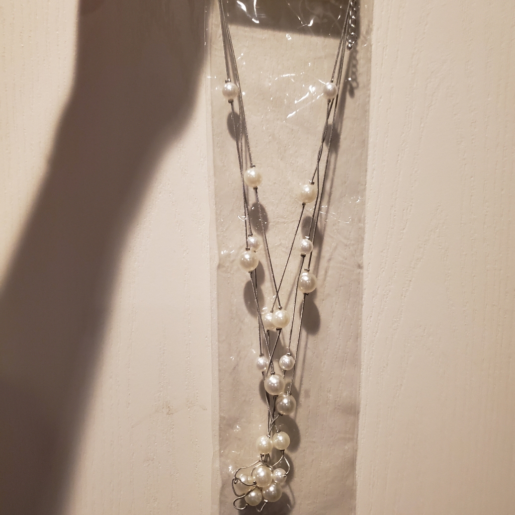 Riah Fashion Pearl Necklace 8$